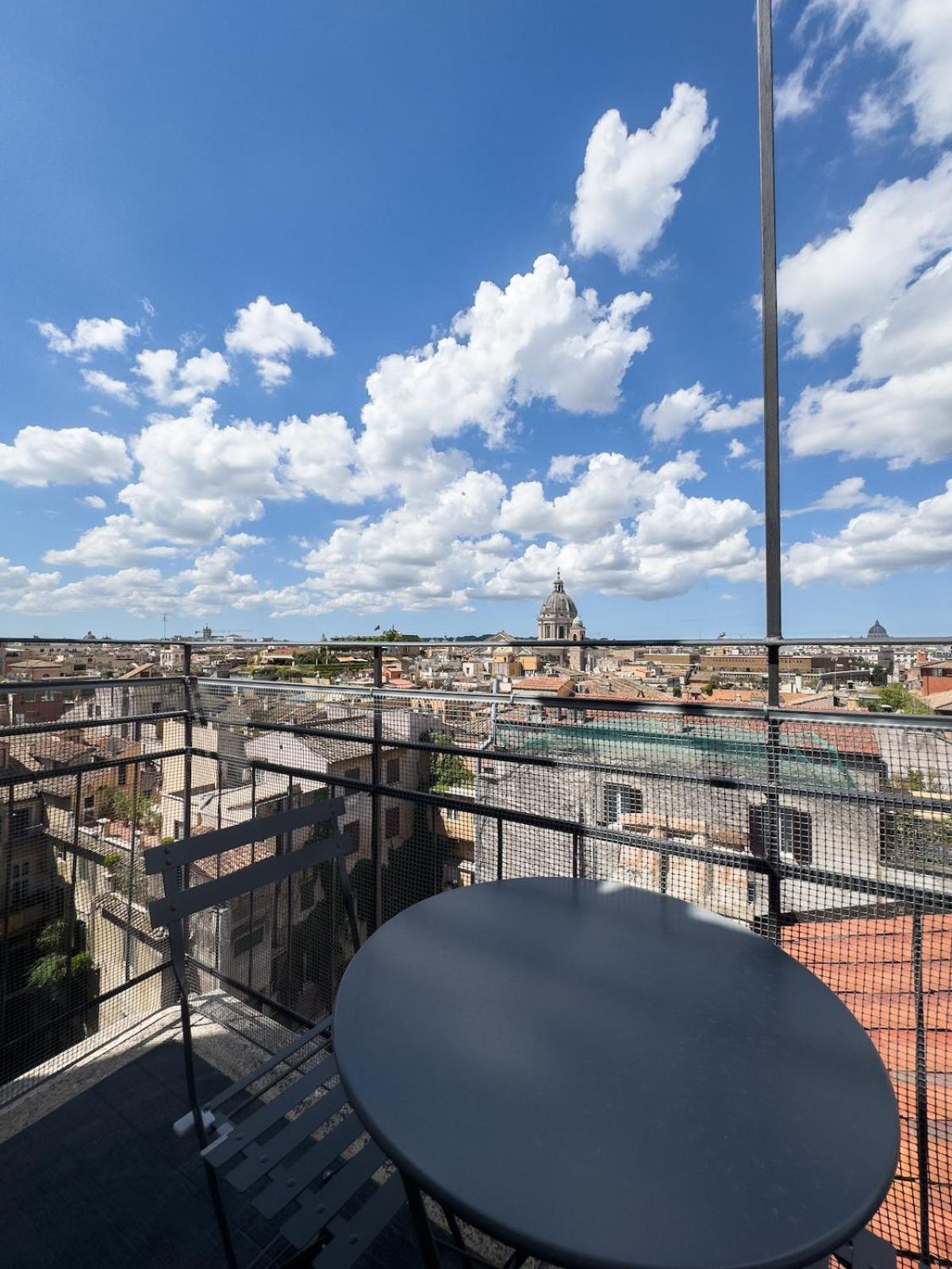 Chasing The Stars Spanish Steps Boutique Apartment