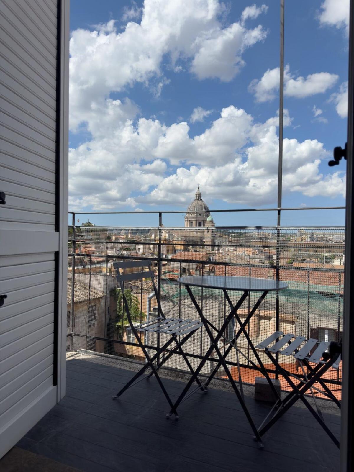 Chasing The Stars Spanish Steps Boutique * Rome